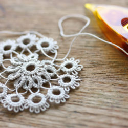 shuttle tatting lace